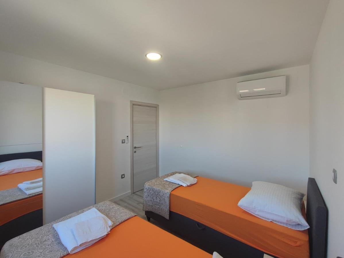 Dali II Apartment Novalja Ngoại thất bức ảnh